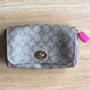 Coach Clutch / Handbag / Crossbody